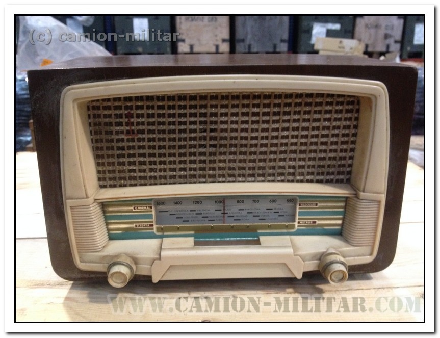 Radio antigua en venta - para restaurar o piezas